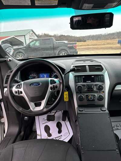 2015 Ford Explorer, $5900. Photo 4