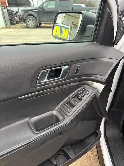 2015 Ford Explorer, $5900. Photo 5