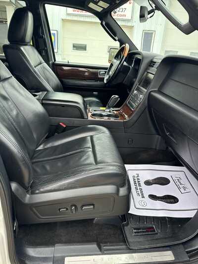 2015 Lincoln Navigator, $8900. Photo 10