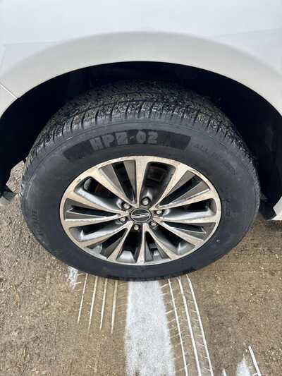 2015 Lincoln Navigator, $8900. Photo 11