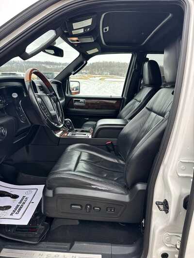 2015 Lincoln Navigator, $8900. Photo 6