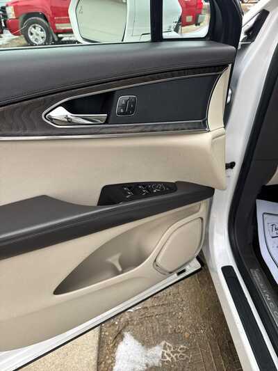 2017 Lincoln MKX, $8900. Photo 7