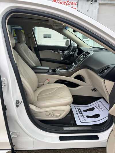 2017 Lincoln MKX, $8900. Photo 9