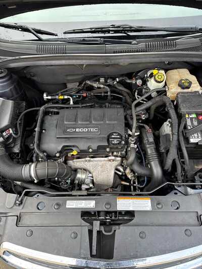 2015 Chevrolet Cruze, $5900. Photo 12