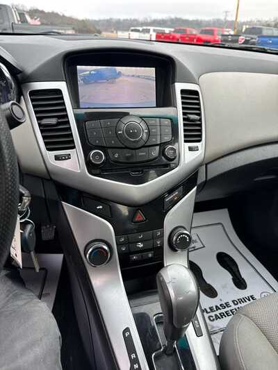 2015 Chevrolet Cruze, $5900. Photo 5