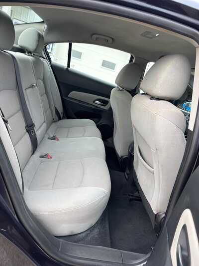 2015 Chevrolet Cruze, $5900. Photo 9