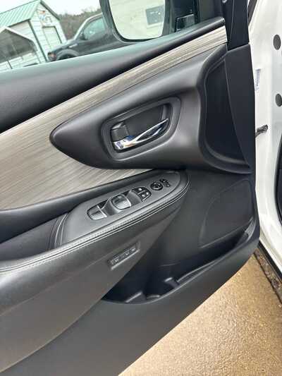 2016 Nissan Murano, $11900. Photo 6