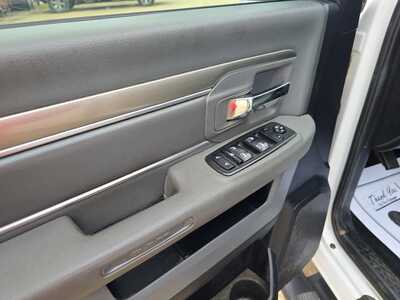 2014 RAM 1500 Crew Cab, $14900. Photo 10