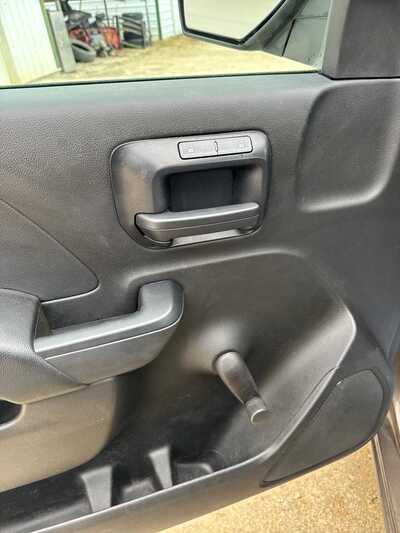 2014 Chevrolet 1500 Reg Cab, $10900. Photo 5