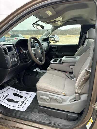 2014 Chevrolet 1500 Reg Cab, $10900. Photo 6