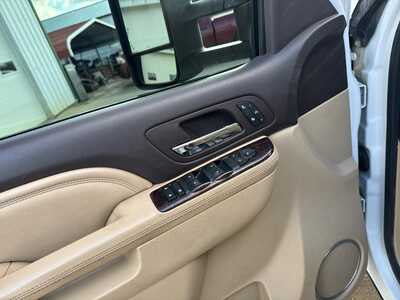 2011 GMC 2500 Crew Cab, $14900. Photo 6