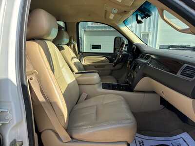 2011 GMC 2500 Crew Cab, $14900. Photo 9