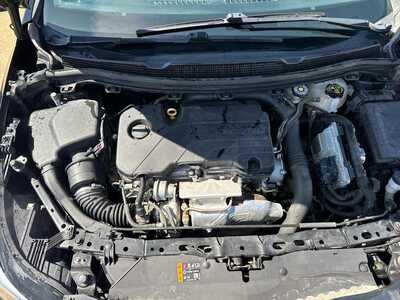 2019 Chevrolet Cruze, $5500. Photo 10