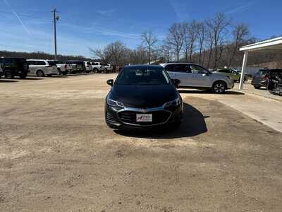 2019 Chevrolet Cruze, $5500. Photo 11