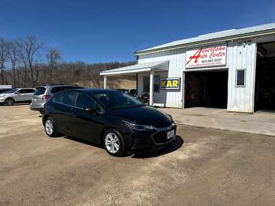 2019 Chevrolet Cruze, $5500. Photo 2