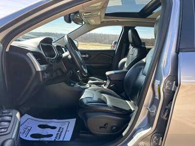 2015 Jeep Cherokee, $11900. Photo 8