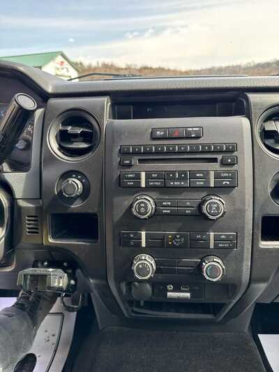 2014 Ford F150 Crew Cab, $9900. Photo 5