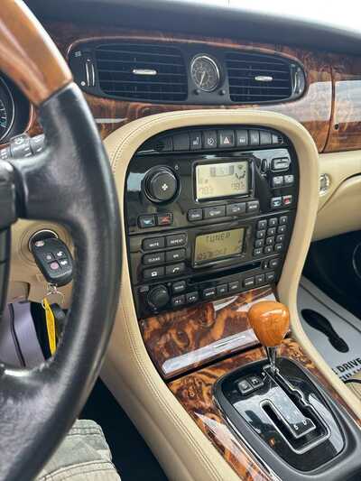 2007 Jaguar XJ, $4900. Photo 5