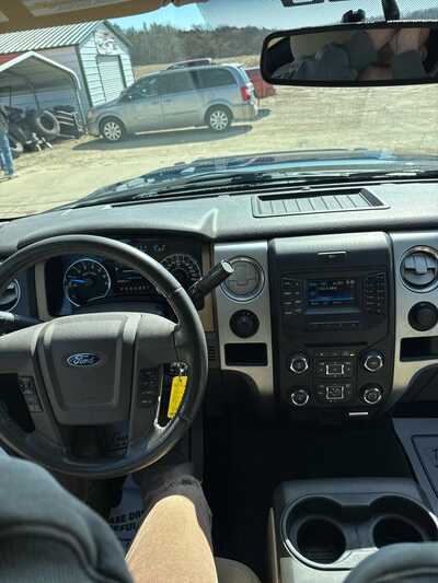 2013 Ford F150 Crew Cab, $10900. Photo 4
