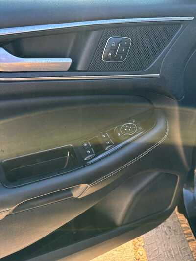 2015 Ford Edge, $11900. Photo 6