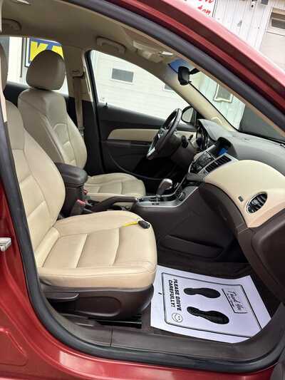 2012 Chevrolet Cruze, $5900. Photo 9
