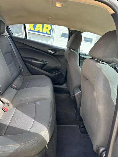 2016 Chevrolet Cruze, $7500. Photo 9