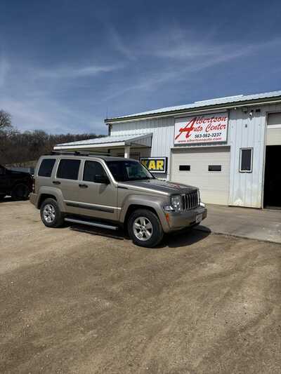 2011 Jeep Liberty, $4900. Photo 2