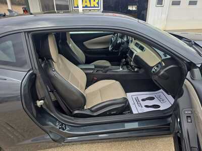 2015 Chevrolet Camaro, $10900. Photo 4