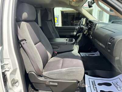 2009 Chevrolet Silverado 1500, $7900. Photo 9