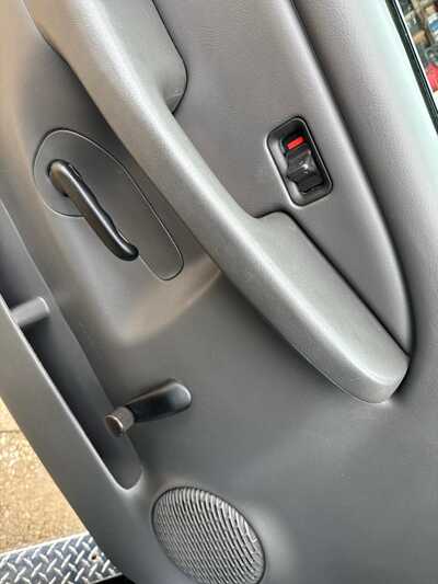 2004 Chevrolet 1500 Reg Cab, $8900. Photo 5