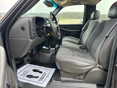 2004 Chevrolet 1500 Reg Cab, $8900. Photo 6
