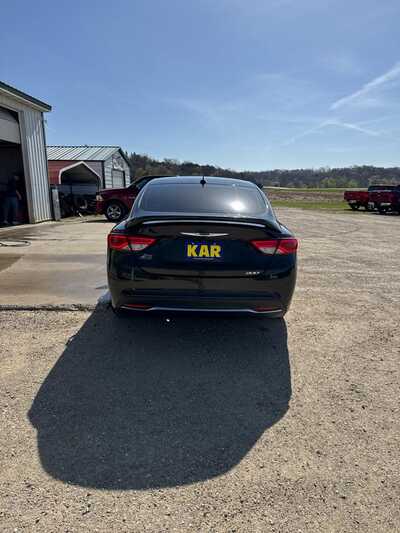 2016 Chrysler 200, $8900. Photo 11