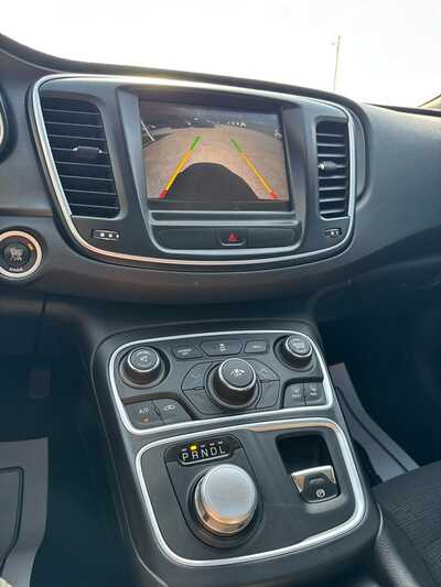 2016 Chrysler 200, $8900. Photo 4