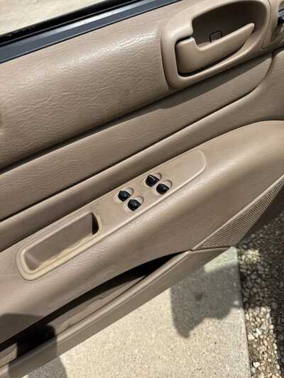 2004 Chrysler Sebring, $1900. Photo 5