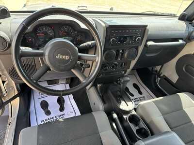 2007 Jeep Wrangler Unlimited, $10500. Photo 4