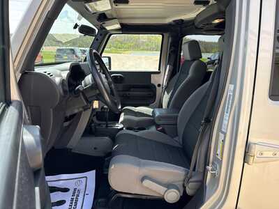 2007 Jeep Wrangler Unlimited, $10500. Photo 6