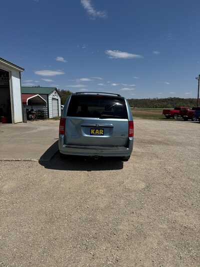 2010 Chrysler Town & Country, $3900. Photo 10