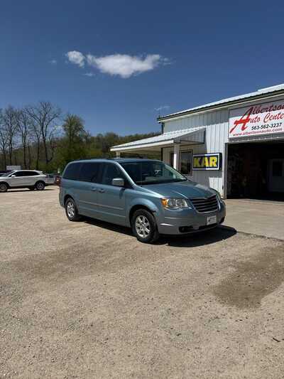 2010 Chrysler Town & Country, $3900. Photo 2