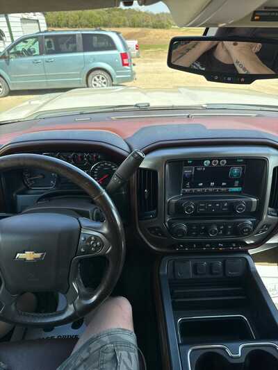 2014 Chevrolet 1500 Crew Cab, $13500. Photo 4