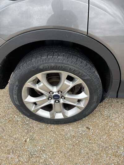 2014 Ford Escape, $5900. Photo 9
