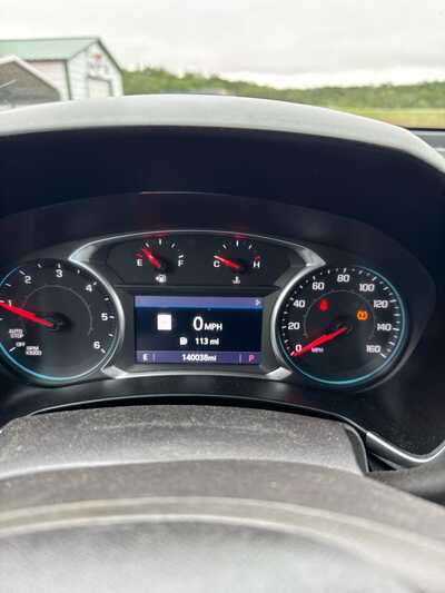 2019 Chevrolet Equinox, $11900. Photo 3
