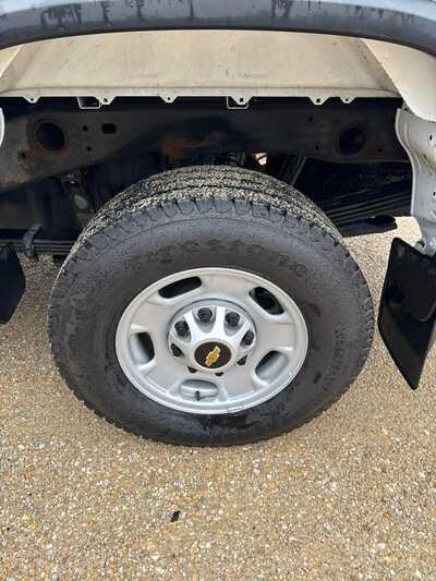 2021 Chevrolet 2500 Reg Cab, $33900. Photo 12