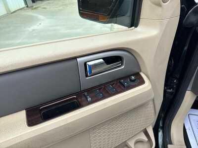 2014 Ford Expedition, $3900. Photo 6