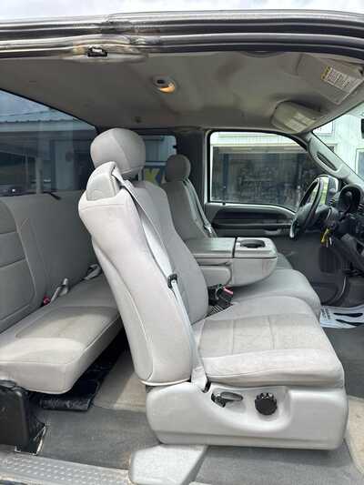 2005 Ford F250 Ext Cab, $7900. Photo 7