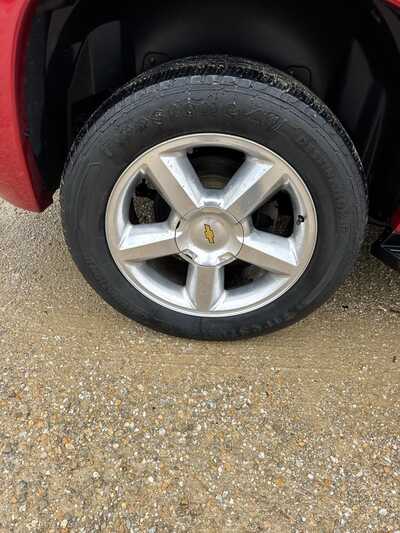 2013 Chevrolet Tahoe, $9900. Photo 12