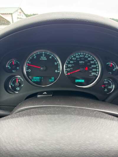 2013 Chevrolet Tahoe, $9900. Photo 3