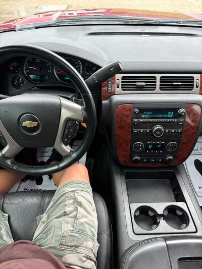2013 Chevrolet Tahoe, $9900. Photo 4