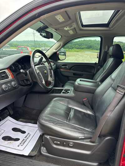 2013 Chevrolet Tahoe, $9900. Photo 6