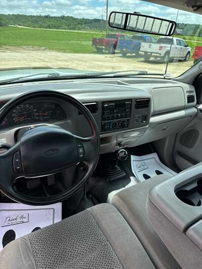 2001 Ford F250 Reg Cab, $19900. Photo 4