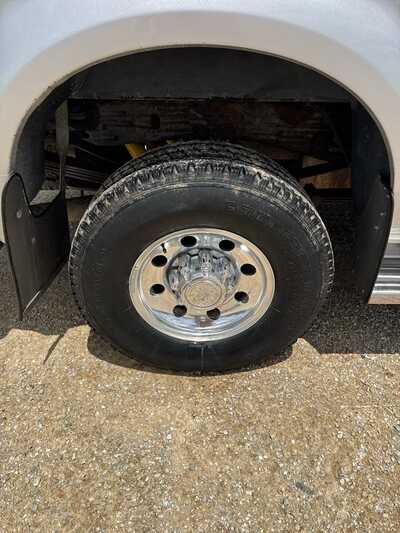 2001 Ford F250 Reg Cab, $19900. Photo 9